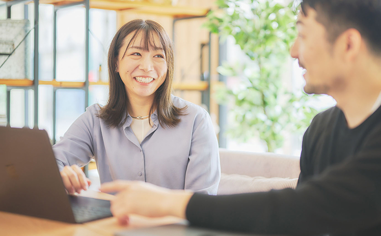 取材・ヒヤリング工程のイメージ